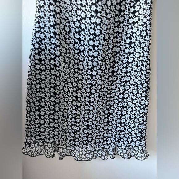 Karl Lagerfeld Floral Flutter Sleeve Mini Dress - Picture 10 of 11